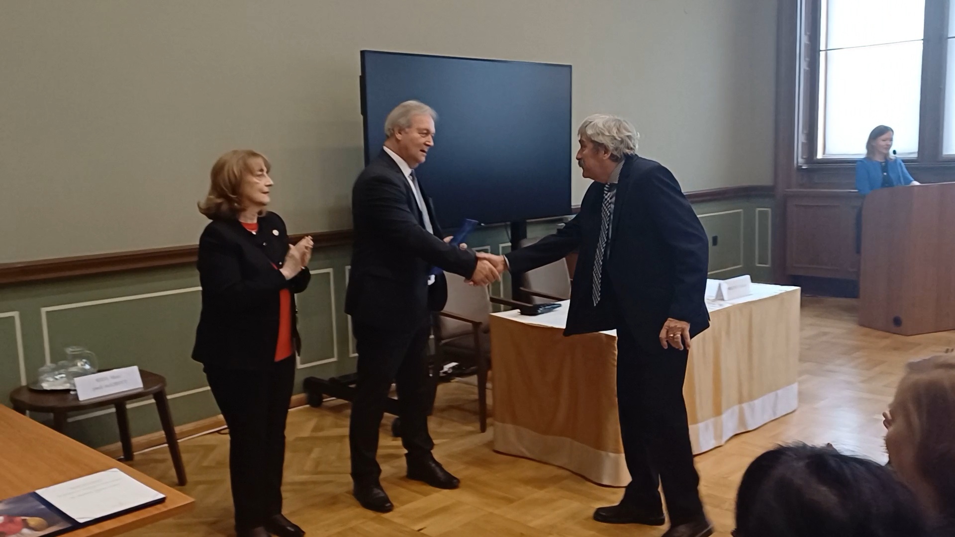 SZPIROSZ TANÁR ÚR KITÜNTETÉSE