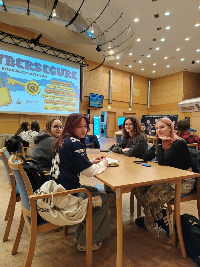 CYBER SECURE – DIÁKOK A CSALÁD DIGITÁLIS BIZTONSÁGÁÉRT