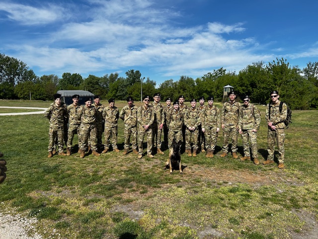 DRÓNOK, KUTYÁK, HAJÓZÁS – EGY NAP A TANTERMEN KÍVÜL